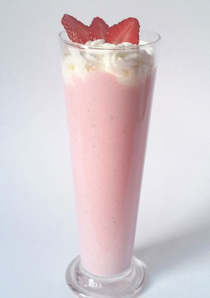 Una foto de Batido de fresas con nata