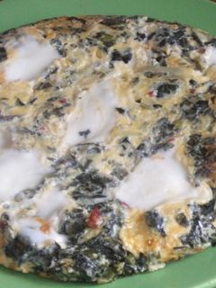 Una foto de Tortilla de verdura con jamón y mozzarella de búfala