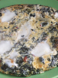 Una foto de Tortilla de verdura con jamón y mozzarella de búfala