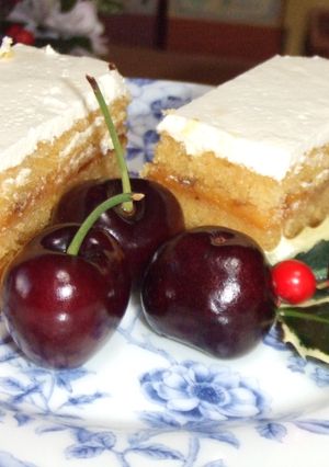 Una foto de Pastelitos borrachos rellenos de crema