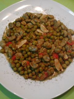 Una foto de Habitas y guisantes al vino de jerez