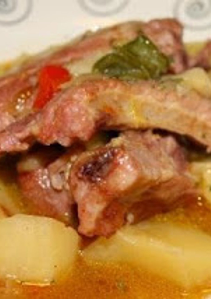 Una foto de Estofado de patatas con costillas