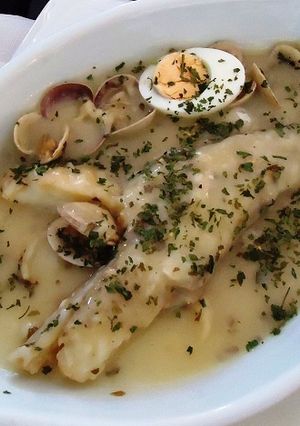 Una foto de Rape a la vasca con almejas