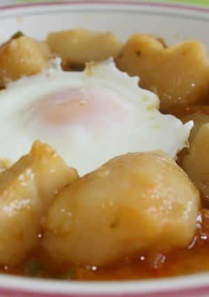 Una foto de Guiso de patatas con huevos