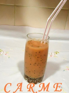 Una foto de Batido granizado de ciruelas y kiwi