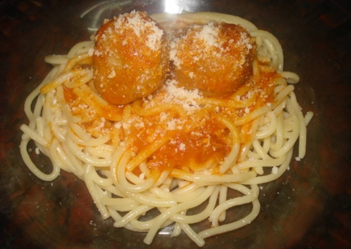 Espaguetis con albóndigas en salsa de tomate<br />