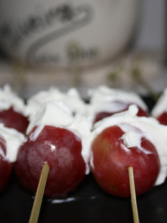 Una foto de Uvas rellenas de queso