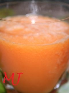 Una foto de Licuado de papaya y naranja