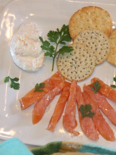 Una foto de Salmón ahumado con salsa de mascarpone y huevas