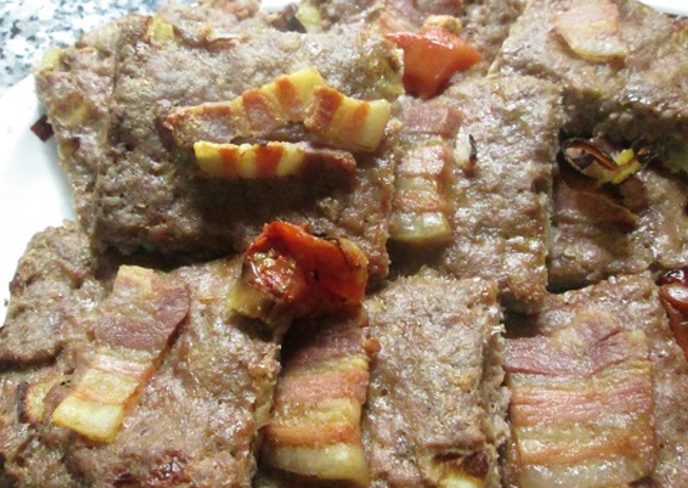 Albóndiga al horno con planchitas de panceta