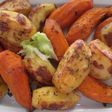 Papas y batatas adobadas al horno