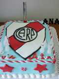 Torta escudo de River cumpleaños Luis y Arturo