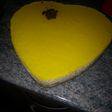 Tarta fría de limón con forma de corazón