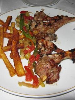 Una foto de Chuletas de cordero a la navarra