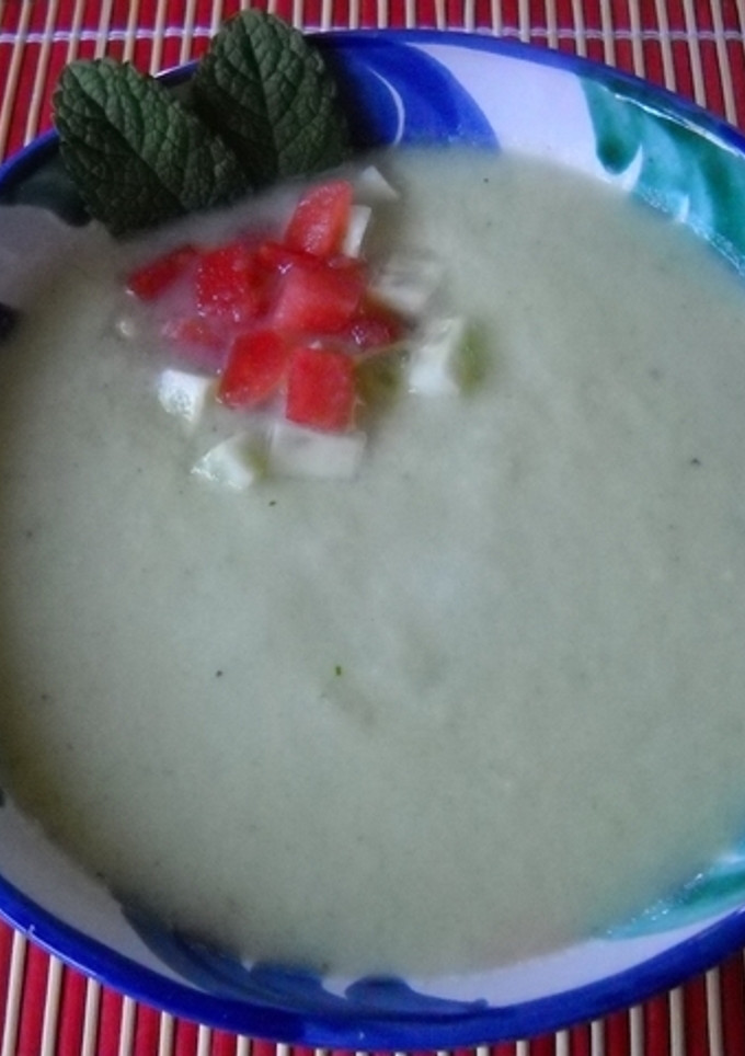 Una foto de Crema fría de melón y pepino