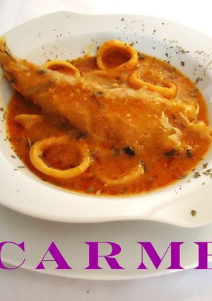 Una foto de Suquet de rape y calamares