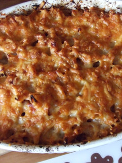 Una foto de Macarrones gratinados con jamón y tomate