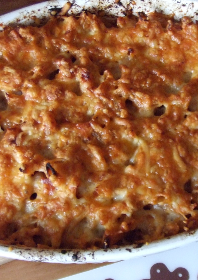 Una foto de Macarrones gratinados con jamón y tomate