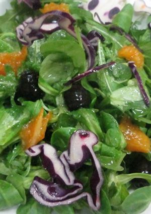 Una foto de Ensalada verde con un toque agridulce
