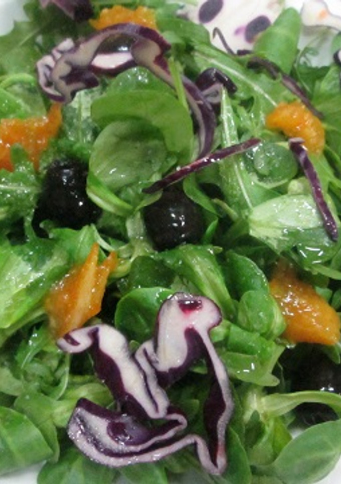 Una foto de Ensalada verde con un toque agridulce