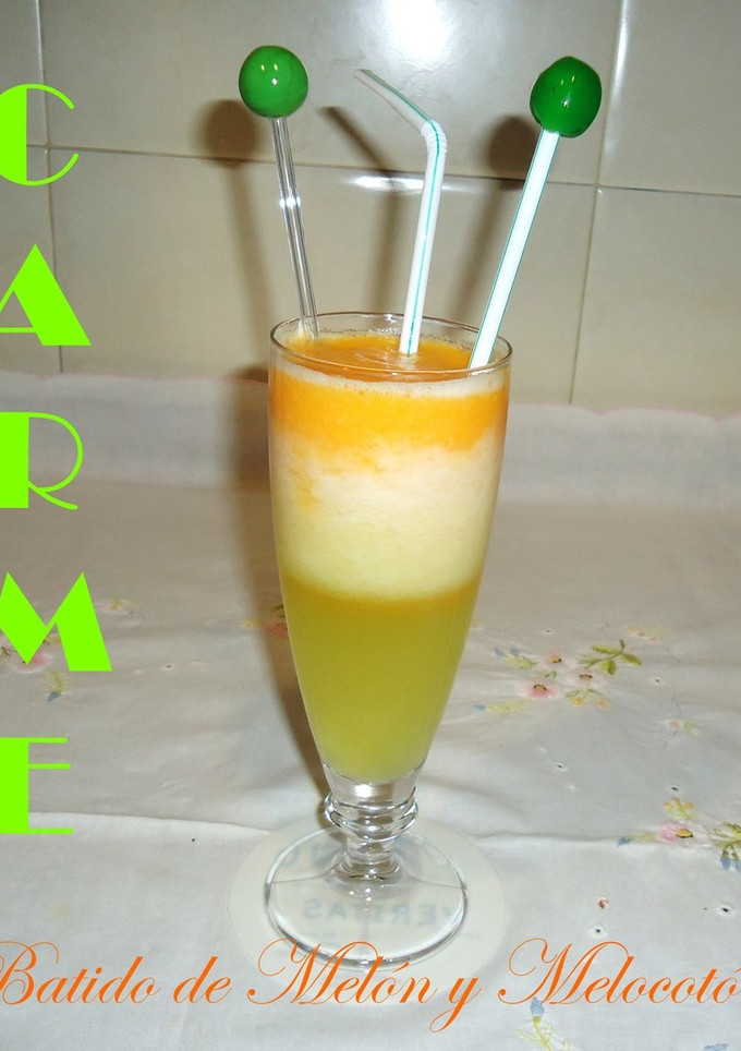 Una foto de Refresco de melón con espuma de melocotón