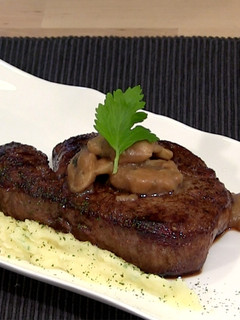 Una foto de Solomillo de ternera con salsa de champiñones