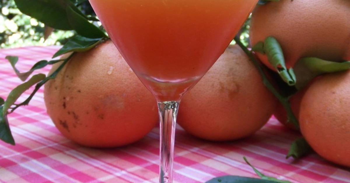 Cóctel de pomelo rosado y ron Receta de Cuqui Bastida Cookpad