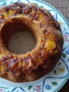 Una foto de Bizcocho de zanahoria y melocotón con caramelo