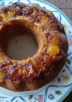 Una foto de Bizcocho de zanahoria y melocotón con caramelo