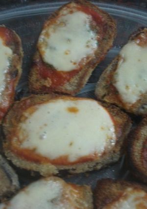 Una foto de Milanesas de berenjenas a la napolitana