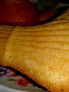Una foto de Madeleines de miel y limón