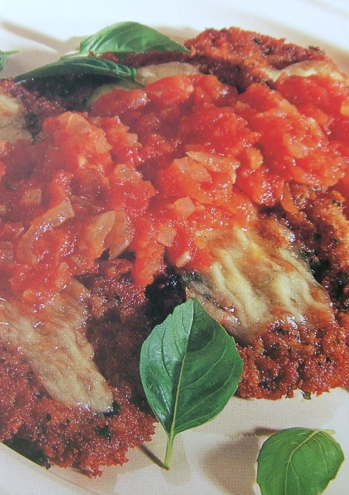 Una foto de Hamburguesas rebozadas con mozzarella y su salsa