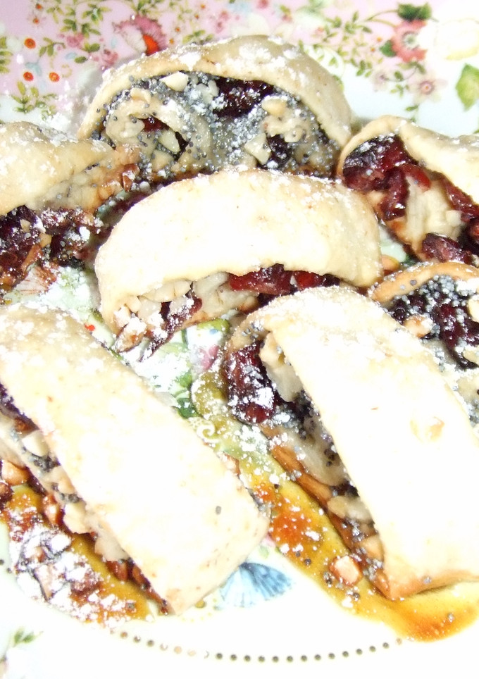 Una foto de Rollitos de hojaldre con frutos secos y caramelo