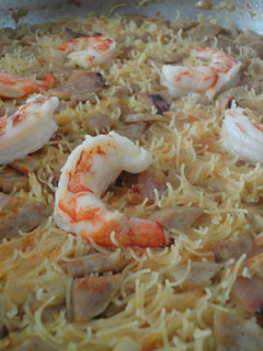 Una foto de Fidegua de butifarra y calamares