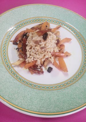Una foto de Ensalada de mijo y verduras