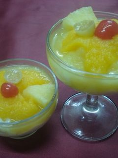 Una foto de Postre Arcoiris de frutas