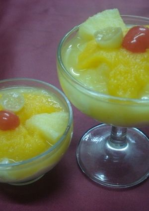 Una foto de Postre Arcoiris de frutas