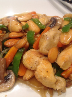 Una foto de Pollo con Almendras al estilo Chino