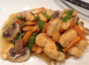 Foto principal de Pollo con Almendras al estilo Chino