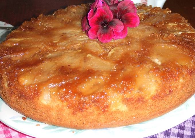 Pastel acaramelado de manzana y almendras Receta de Cuqui Bastida- Cookpad