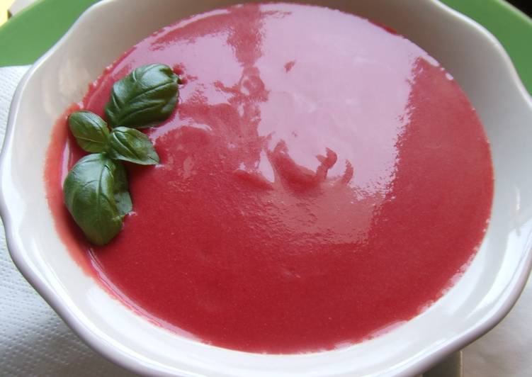 Gazpacho de tomate y remolacha