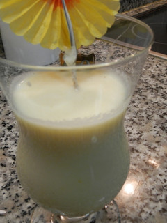 Una foto de Batido de manzana con yogur y naranja