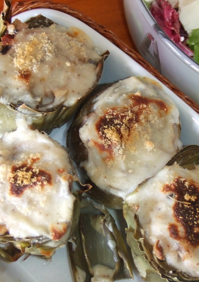 Una foto de Alcachofas rellenas con jamón cocido