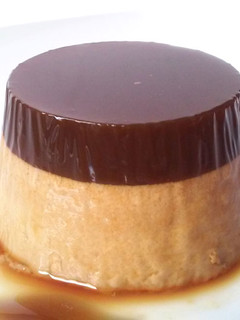 Una foto de Flan de café bicolor