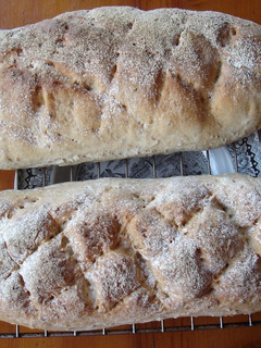 Una foto de Barras de pan de aceite y semillas de lino