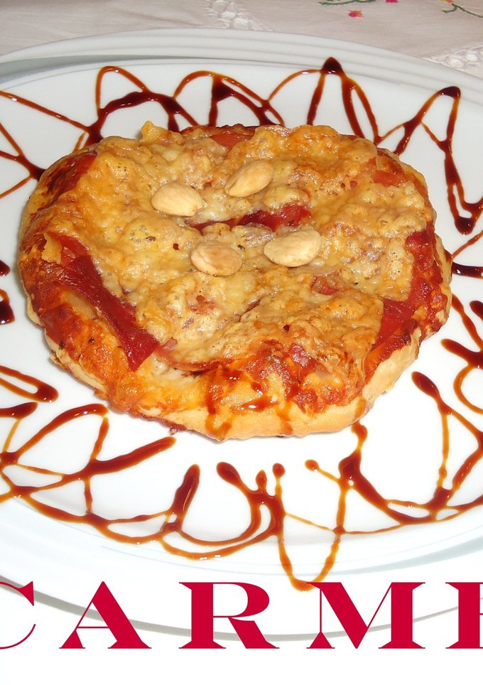 Una foto de Hojaldre de queso y jamón serrano