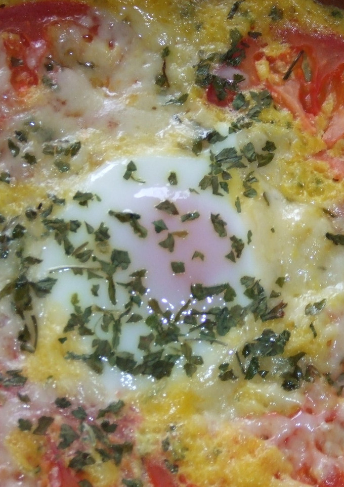 Una foto de Cazuelitas de tortilla de tomate y quesos al horno