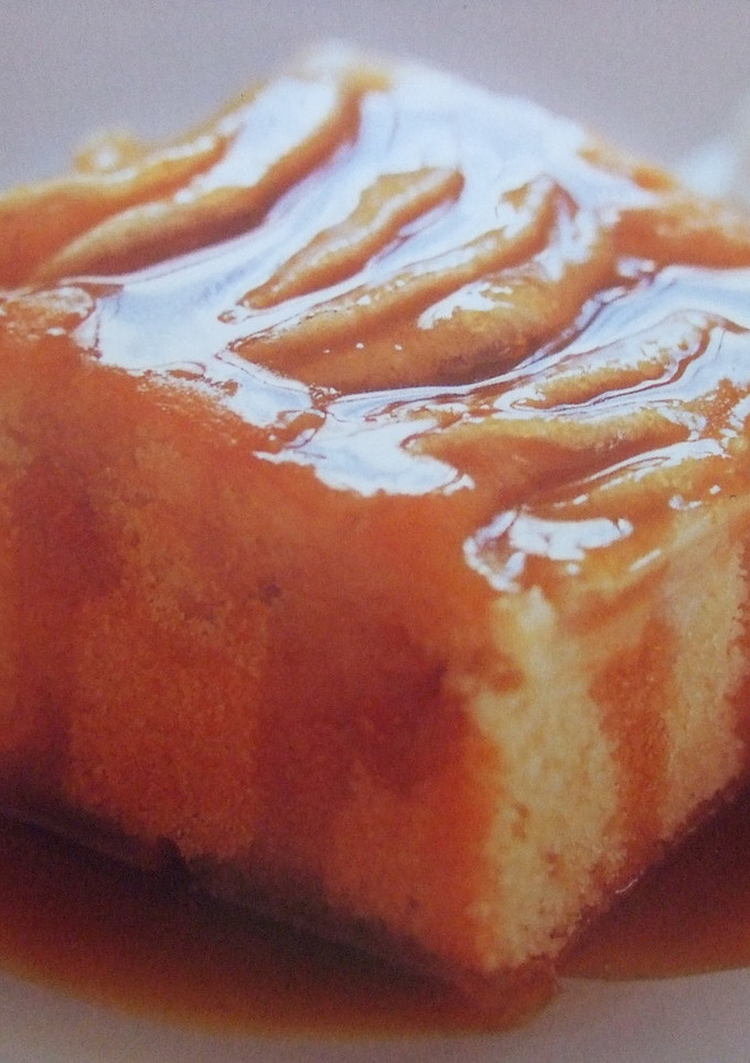 Una foto de Pastel de manzanas y caramelo sin horno