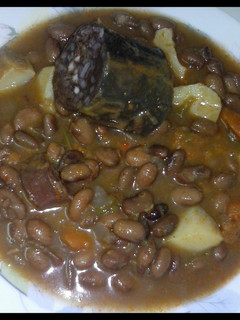 Una foto de Alubias con morcilla de Cantabria