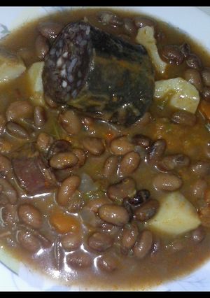 Una foto de Alubias con morcilla de Cantabria